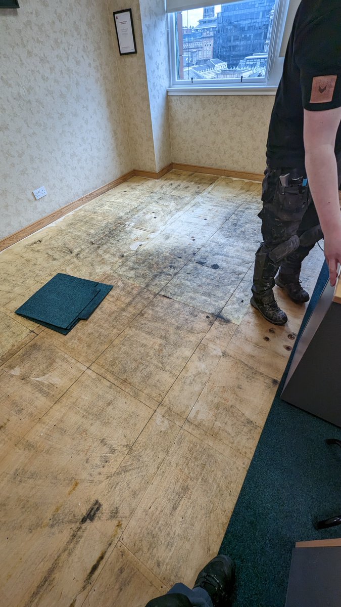 UNTFlooring's tweet photo. Simple wee job for a Friday morning, Working in some offices in the City Centre all this job needed was an uplift of the old worn out carpet tiles and fresh new tiles fitted in its place. #untouchablesflooring #untflooring #flooring #CarpetTiles https://t.co/52LxNlVXwt