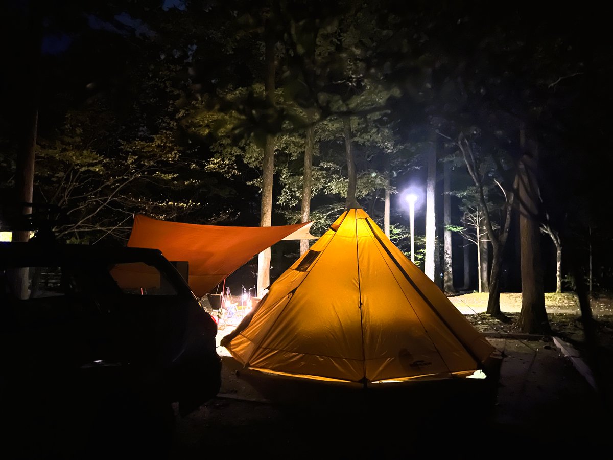 akiyuma0333's tweet image. 就寝少し前。

焚き火も熾火になってきました。

寝てしまうのが少しだけ後ろ髪を引かれる思い。

でも眠い・・・。

この瞬間も大好きです。

#feuerhand
#lantern
#hurricanelantern
#thouswinds