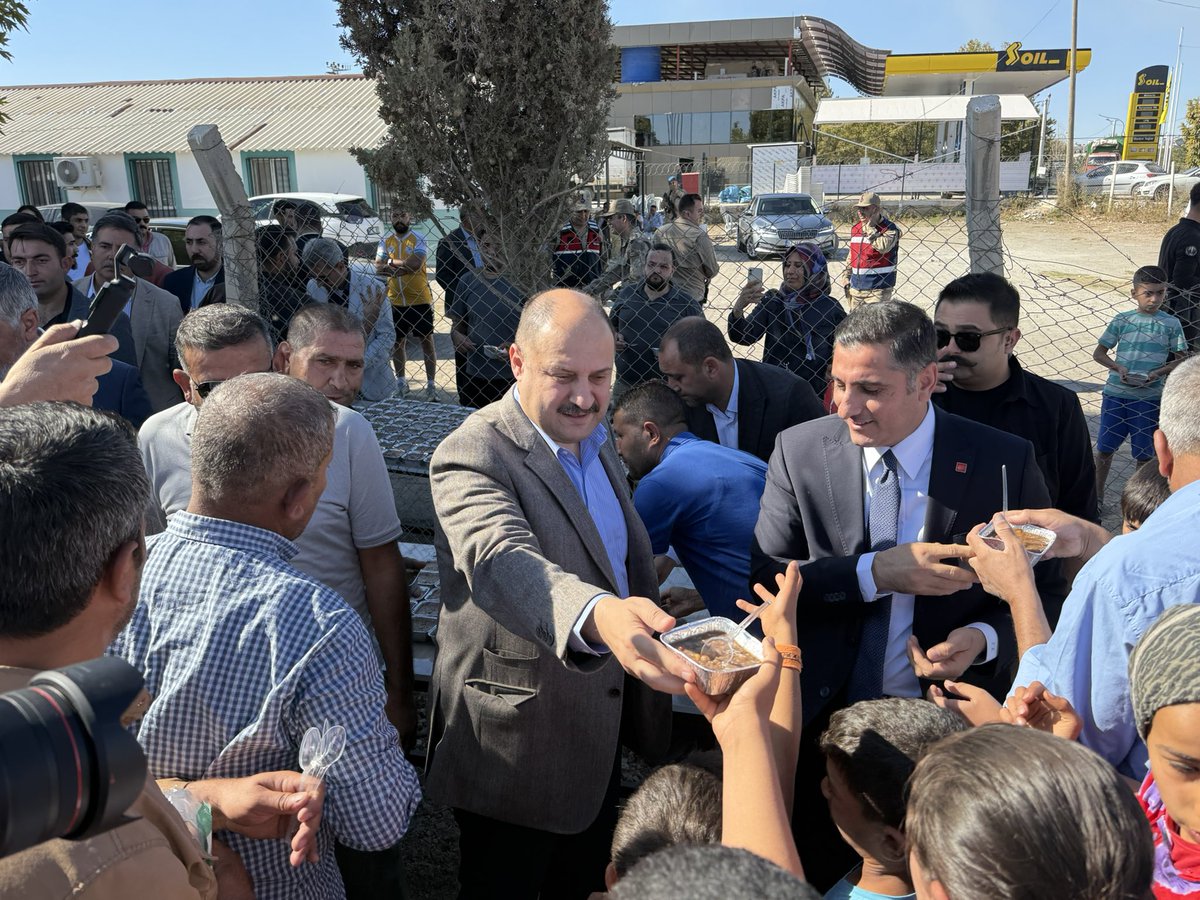 Cumhuriyet Halk Partisi Haliliye İlçe Örgütü olarak, İl Başkanımız Sayın Ferhat Karadağ ile birlikte Kısas köyümüzde düzenlenen Aşure Programına katıldık.
Bu anlamlı etkinliğe emek veren herkese teşekkür ederiz.
#CHP #Şanlıurfa <a href="/halileyyupoglu_/">HALİL EYYÜPOĞLU</a> <a href="/avmehmetkilic63/">Mehmet Can KILIÇ</a> <a href="/RozerinYuksel/">Rozerin YÜKSEL</a>