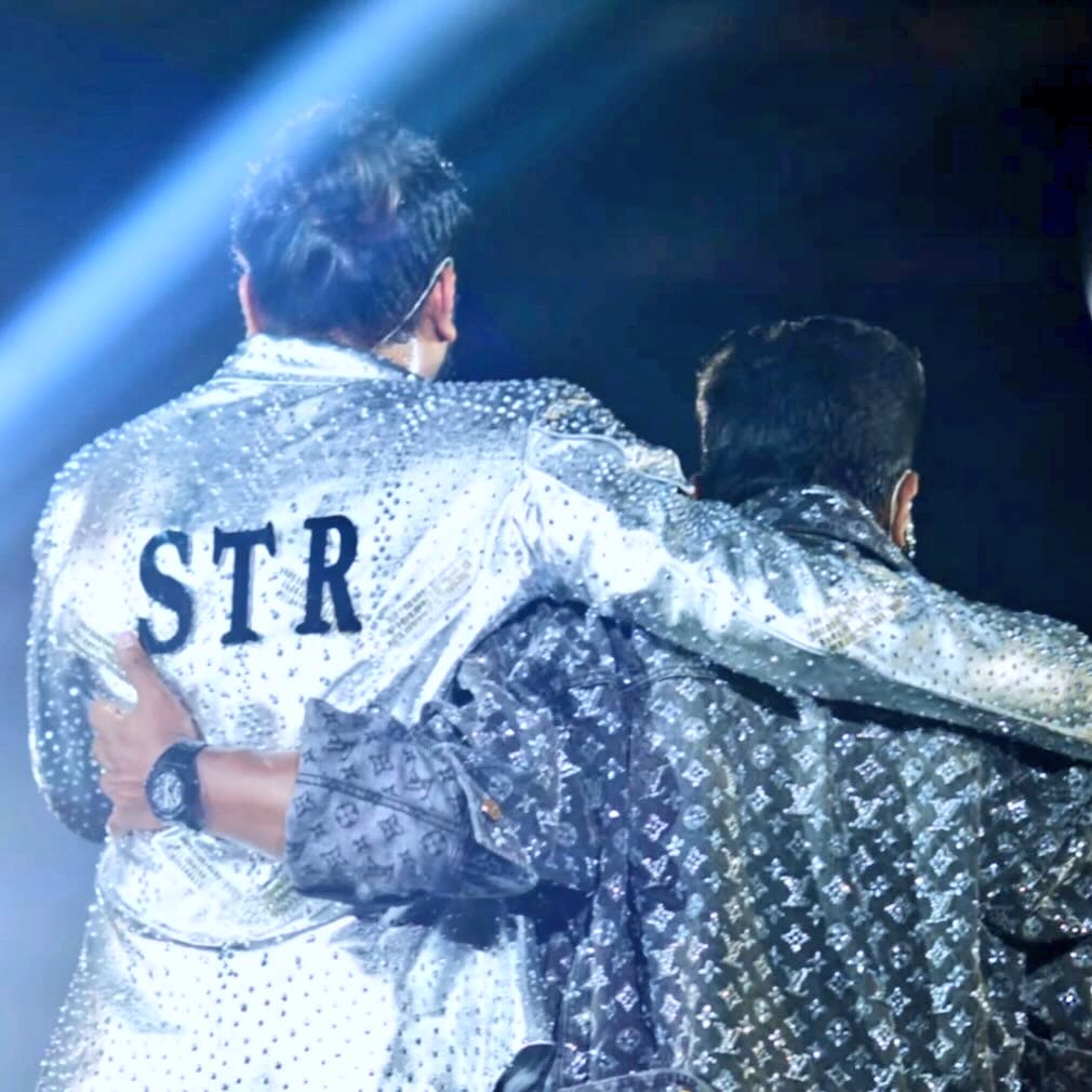 KarthickRockka1's tweet photo. Engaluku ennah pannuvimga nu therila ellam song uhm Takkunu release aganum
Fan's humble request we want concept in Chennai
@thisisysr X @SilambarasanTR_ combo π₯π₯π₯π₯π₯
Oru Thalaivan STR β€οΈ
#SilambarasanTR #ATMAN #yuvanshankarraja #U1 #yuvanconcept #U1concept #ARASAN https://t.co/6Jwj8xjakz