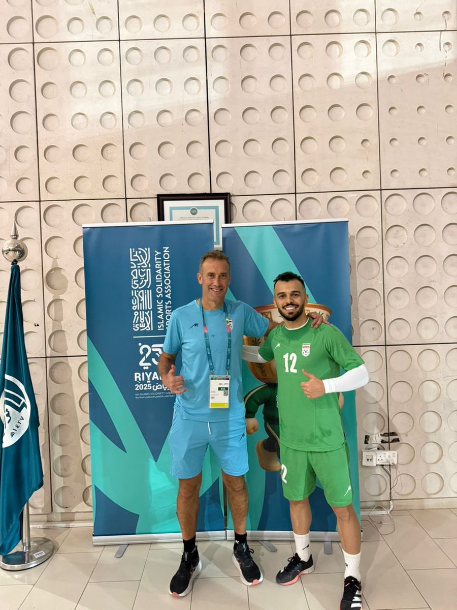 davidramosb13's tweet photo. Vamos por ello. Disfrutando y a entrenar con Rigor 😃🌹🇮🇷💪
#IslamicGames
#Futsal
#Seguimos😃💪 https://t.co/ladBGKlHDc