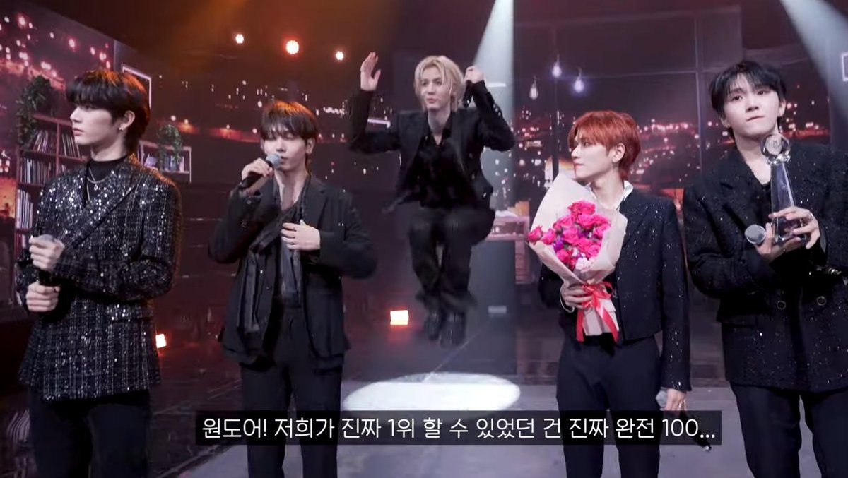 sweeeco2121's tweet image. 嬉しいと飛んじゃうイハンいてかわいい😇😇😇😇😇😇😇😇