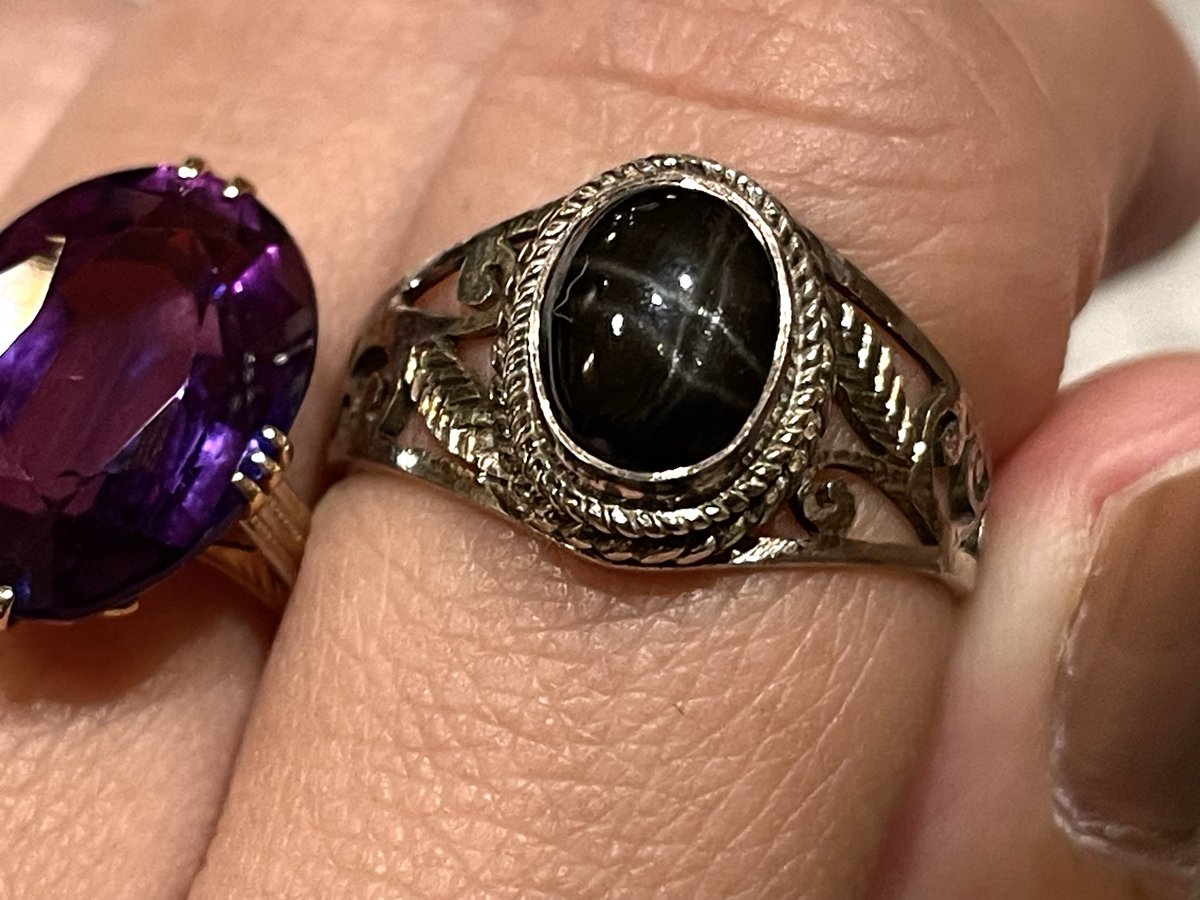 たまに覗きに行く骨董屋さんでお迎えしたネパールのシルバーリング