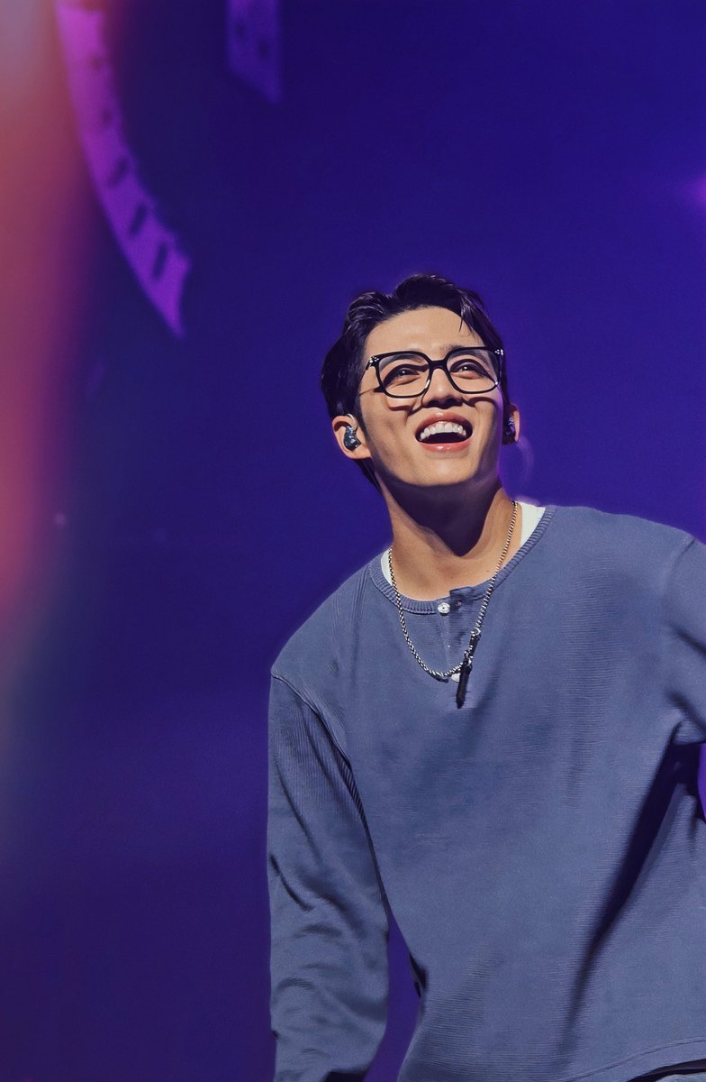 wonudupe's tweet photo. these seungcheol pics are soooo beautiful :< pls always be happy, my love 🥺🩷

#SEVENTEEN #2025MAMAVOTE https://t.co/TNMX6t3fej