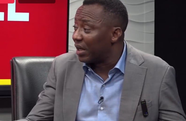 Within the next 48 hours, just watch, APC agents, VeryDarkMan, or Sowore will pull one stunt or spin a new narrative to distract everyone from the real issue. Don’t be shocked if one of them pops up in the Middle Belt with ring lights, pushing another agenda.

48 HOURS!!