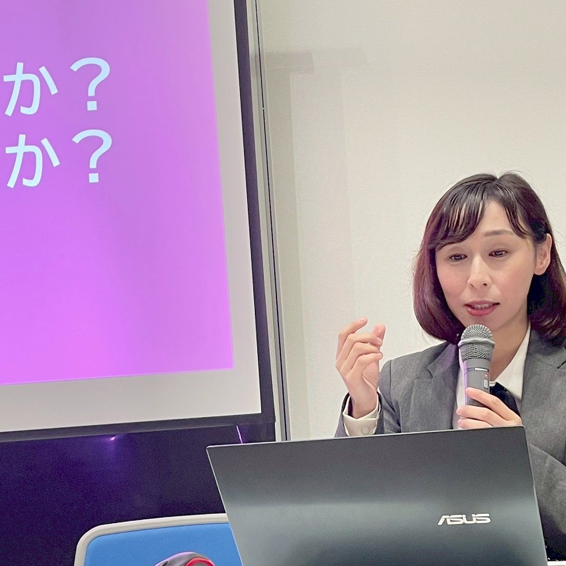 uikohasegawa's tweet image. 国分寺市議・高野ふみおさん主催の政策カフェ、大盛況でした！久しぶりに井上智洋先生とお話しし、私もとても勉強になりました。物価が高騰し生活が苦しくなっている今こそ、一律現金給付など生活のための積極財政が必要です！AIによる雇用の激変にも、現金給付がカギになるかも？
#長谷川ういこ…