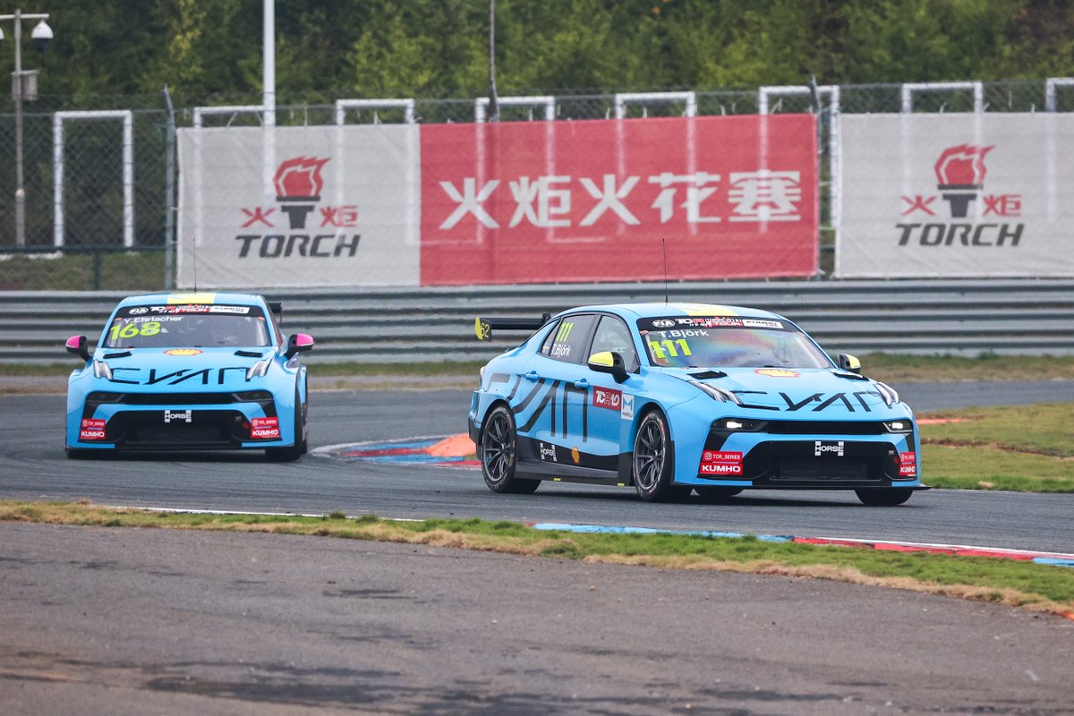 #TCRWorldTour Ehrlacher vs Björk in Macau season finale title fight: "It's game on": bit.ly/4hNhXhW
