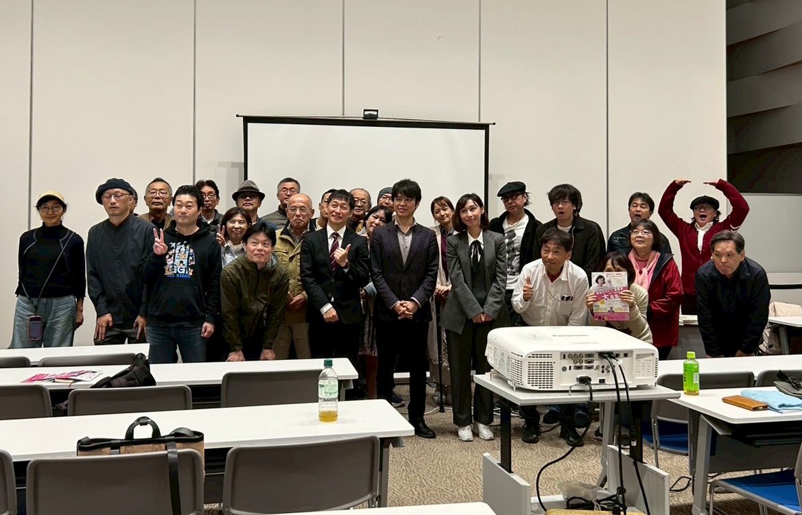 uikohasegawa's tweet image. 国分寺市議・高野ふみおさん主催の政策カフェ、大盛況でした！久しぶりに井上智洋先生とお話しし、私もとても勉強になりました。物価が高騰し生活が苦しくなっている今こそ、一律現金給付など生活のための積極財政が必要です！AIによる雇用の激変にも、現金給付がカギになるかも？
#長谷川ういこ…