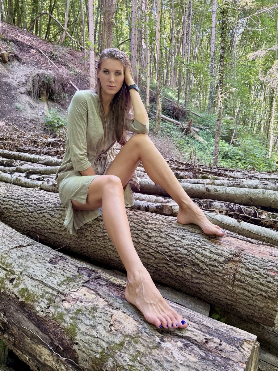 6ft7 tall in the forrest! You like to relax here too?