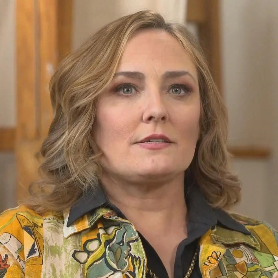 WorldSignals0's tweet image. BREAKING:
Maria Farmer says she reported Trump to the FBI in 1996 + 2006 — and nothing was done.