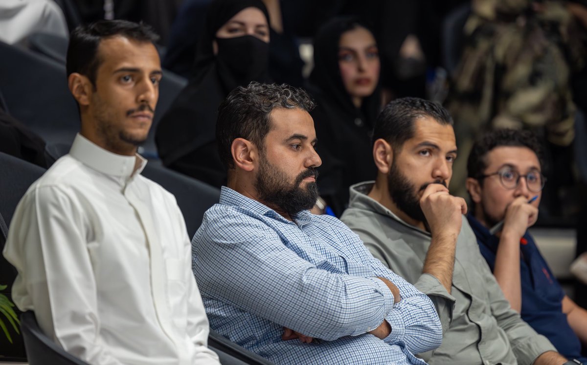 سعدنا في مساحة جيم بتنظيم دورة تدريبية بعنوان 
"إدارة التعاملات الحكومية الرقمية" قدّمتها الأستاذة <a href="/afnan_almsned/">أفنان المسند</a>
واستعرضت من خلالها أهم المنصات والخدمات الحكومية الرقمية التي تسهم في تسهيل إنجاز المهام ورفع كفاءة العمل.

وسط حضور مميز من المختصين والمهتمين في المجال 💡