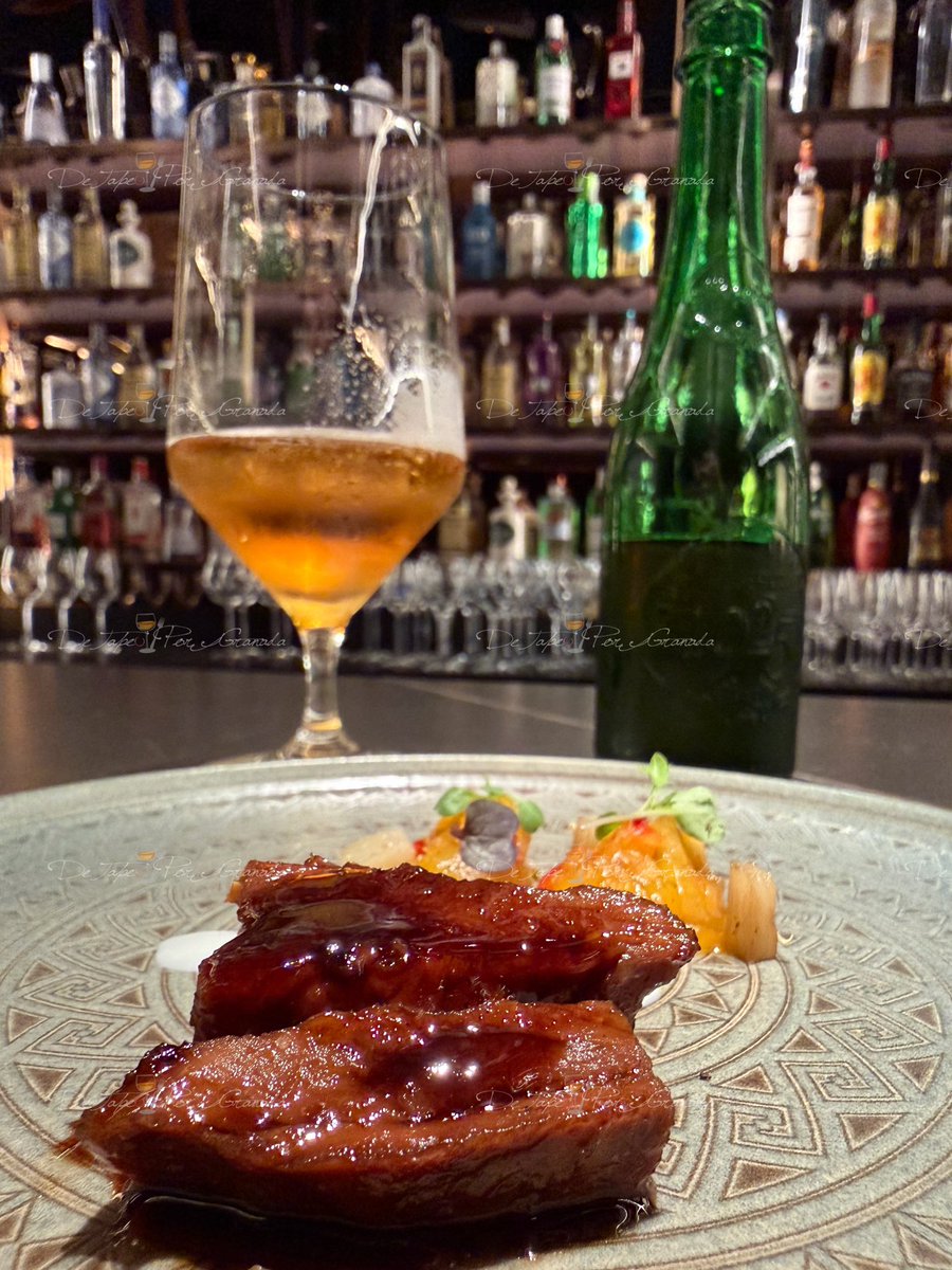 Cordero segureño con chutney de mango y yogur (muy bueno, hay que decirlo). Es una de las tapas participantes del concurso #saboreasinprisa de <a href="/Alhambra_Es/">Cervezas Alhambra</a> y la probamos en La Seda con una “milno”. Precio 5 euros