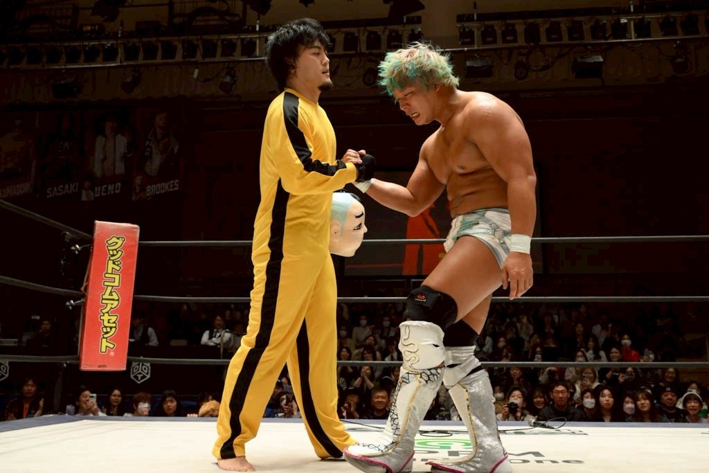 いよいよだなKANON！今思えばこんな胡散臭い奴に着いてきてくれてありがとう！
明日はあの時取り合ったこの手でKO-Dタッグのベルト取っちゃおうぜ🤝