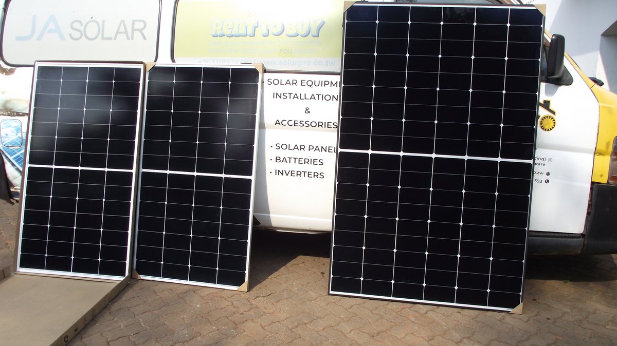 TechWorldCafe's tweet image. #redmarketsunday Original solar panels available at solarpro.co.zw/deals Longi 430 watts and Longi 225 watts. Hurry +263772924393