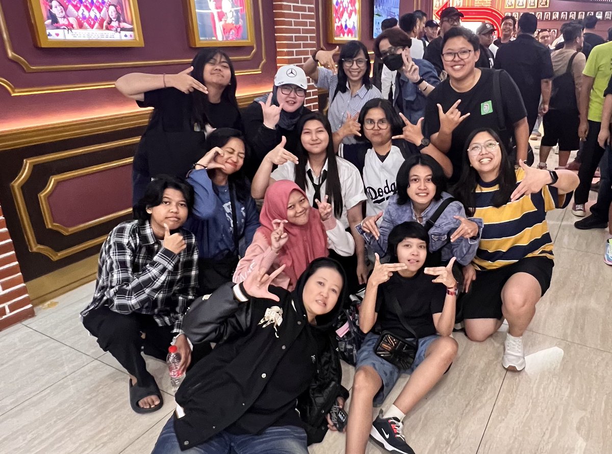 jiheonassistant's tweet photo. feels like home🥹🥹🥹🥹🥹🥹

terima kasihh! @officialJKT48 

#ReuniAkbar211 https://t.co/kaLzOa4YKw