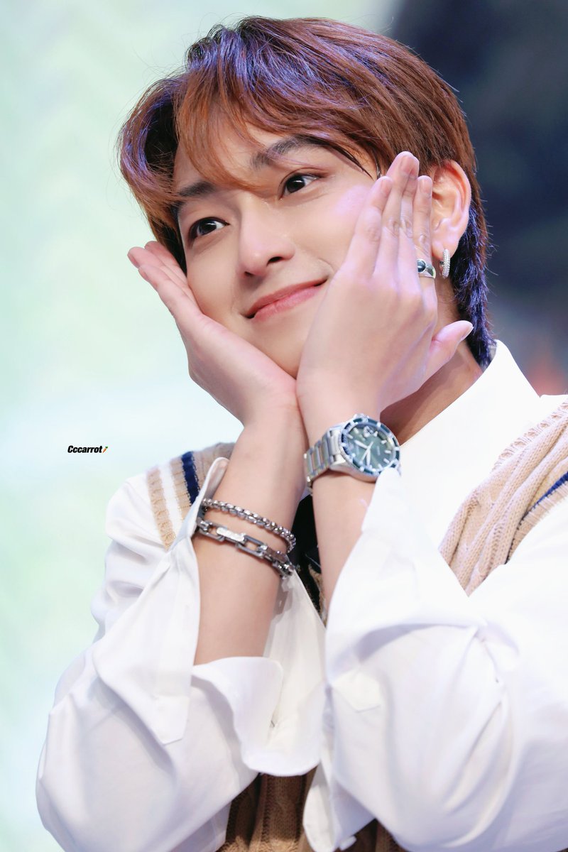 rainbow__paradise tweet media