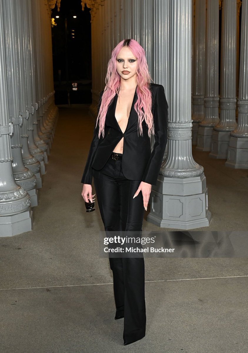adelapopcrave's tweet photo. ADÉLA looks stunning at the LACMA Art + Film Gala in Los Angeles.

@adelajergova @LACMA https://t.co/expnftcpeF