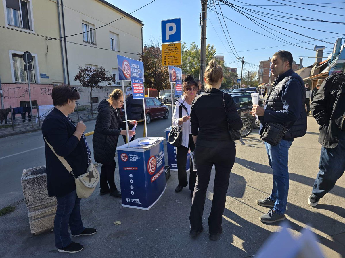 Danas smo, uz sakupljanje podrške akcijama za reformu RTS-a i BIA, Požarevljanima delili i Rezoluciju Evropskog parlamenta o Srbiji ☑️
Evropski poslanici su kroz ovaj snažan dokument jasno poručili: normalizacija nasilja i slabljenje institucija ne smeju biti tolerisani‼️ 🇷🇸  🇪🇺