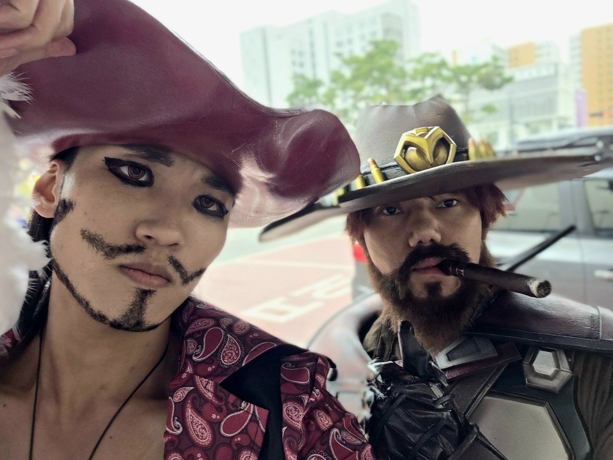 qwaszx986's tweet image. 홍대랑 수코
미호크 @happpy_hs 
저도 곧 해적이 되겠습니다