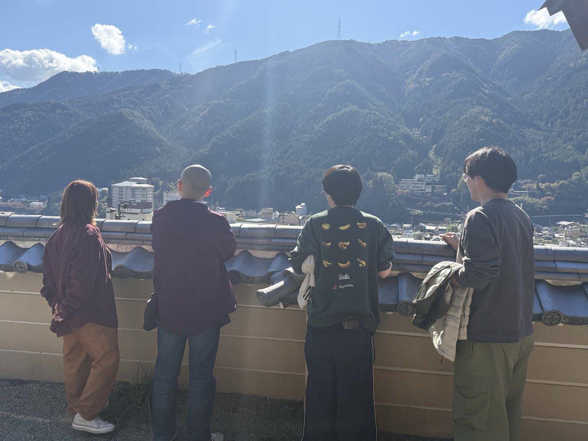 burari01's tweet photo. ✏️チケット先行受付中📖

「旅」から創作する“新作コント”ライブ
『蓮見と仲間とぶらり執筆旅』

／
🚨先行受付“今週11/6（木）”まで！！
https://t.co/HALsDkbRut
＼

♨️下呂温泉の旅をプレイバック！
どんな新ネタが誕生するのか👀

【日時】
11/27（木）19:00開演 https://t.co/meK1IitkaJ