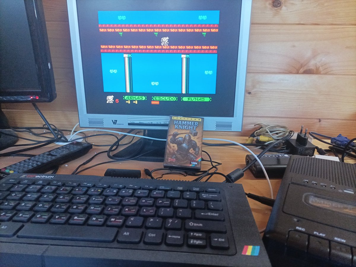 _mananuk's tweet image. Probando el Hammer Knight de mi amigo @HicksRetro en placa @ZX_ESPectrum ,magnífica versión física de @star2024 #zxspectrum #homebrew #hammertime