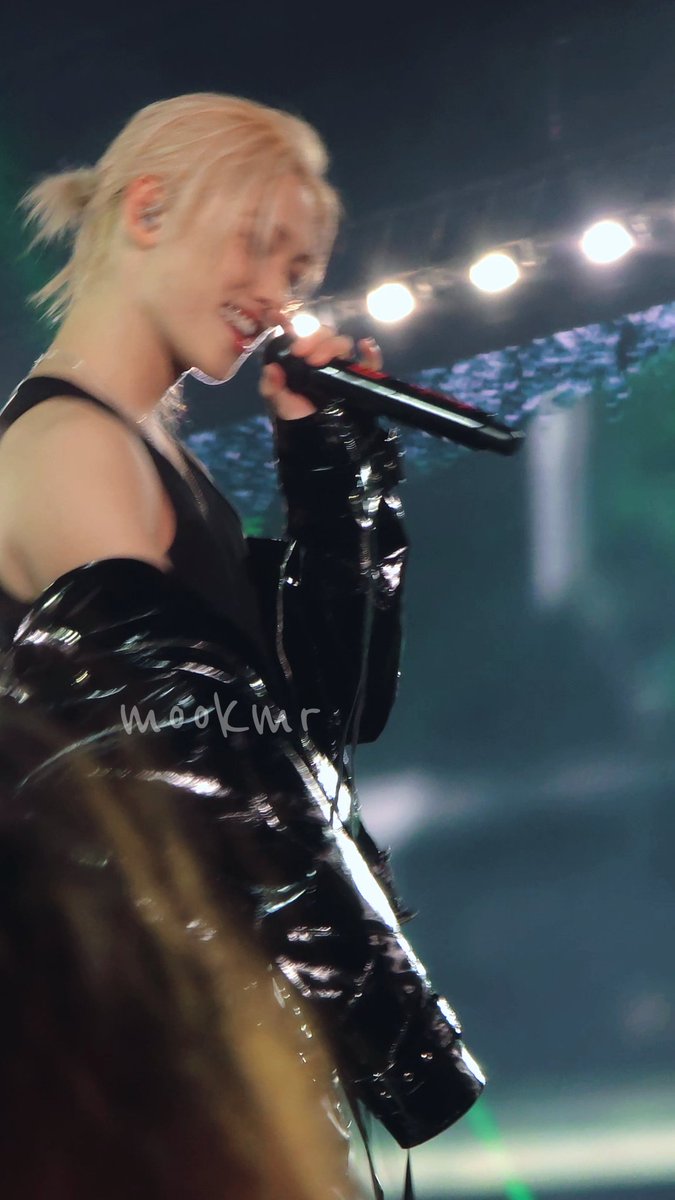 mookmr's tweet photo. ถึงจะไม่มองชั้นเลยก็ยังสวยน่ารักตุ้มุ้ที่สุดในใจแม่ ตาก็แป๋วขนาดนั้น 🥺🥺 รอบหน้าเจอกันที่ไหนดีหนุจ๋าคับ https://t.co/lAAmkpo55B