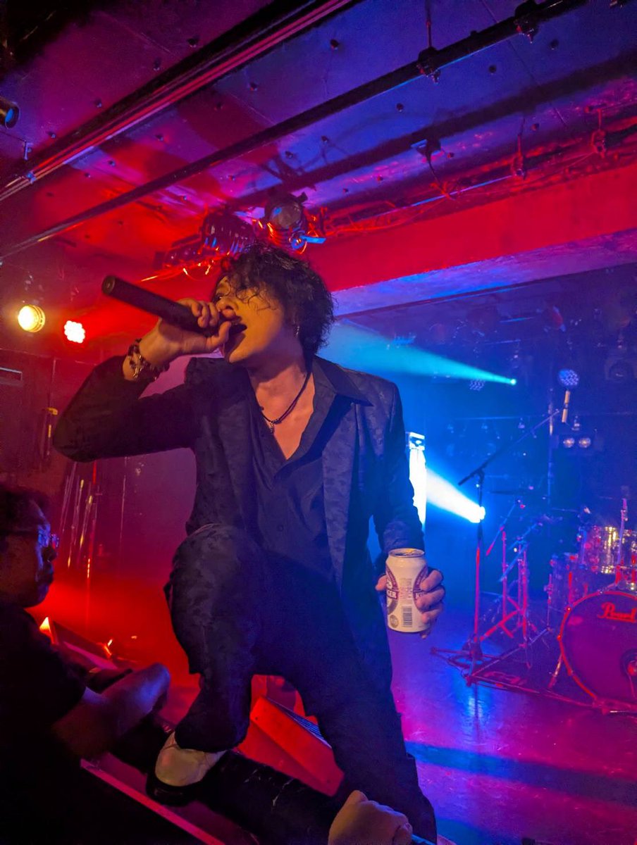 accounts_nana's tweet image. 左手の治安が悪いイケメンボーカル

#ラメフェス