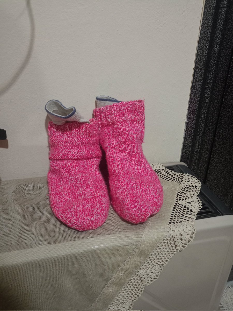 kardeşim çoraplarını park etmiş