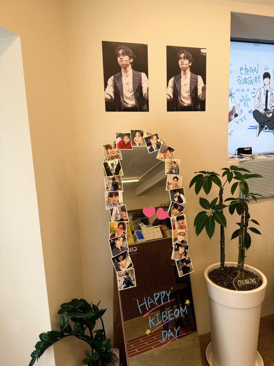 leta237's tweet photo. #Eternal_kibeom_day
#티없는_마음으로_영원히_빛날_기범

하늘색이 기범이랑 너무 잘 어울려요!
평일 낮에 가서 여유롭게 기범이를 구경할 수 있어서 넘 좋았습니다! https://t.co/3FX3t6r7JX