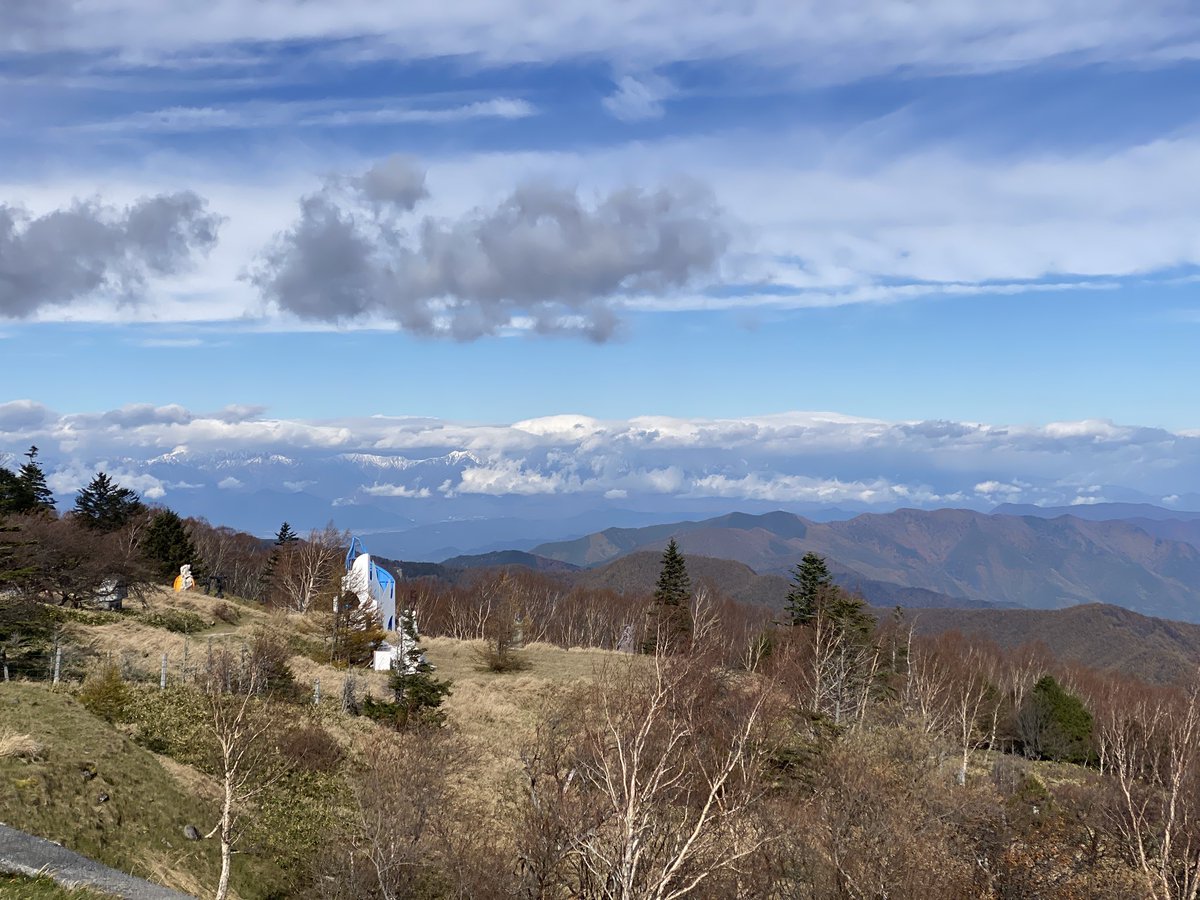R_Serow's tweet photo. しかしほぼ通勤オンリーだったクロスカブが文字通り雲を突き抜けてあんな高い所まで登れた。やっぱり素晴らしいバイクだ。 https://t.co/6srl9bjX0j
