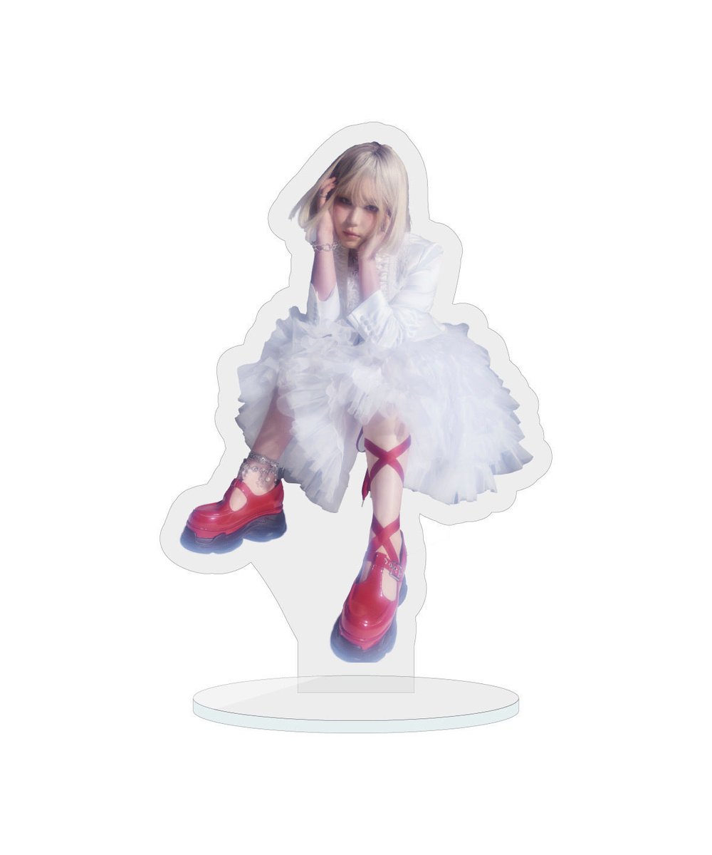 金髪姿のアクスタやばいかわいいーーー😭😭