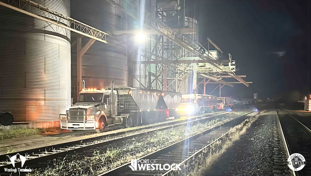 WTLTerminals's tweet image. 🚂 We Build Our Own Train — Right Here in Westlock! 💪🌾

#GrainToGlobal #AgInfrastructure #RailLogistics  #CanadianAg #AlbertaAg #PrairieStrong #FarmToRail #AgValueChain #WestlockTerminals #WTLTerminals @WTLTerminals #PortOfWestlock #DryPort #MilwestDistillery @MilwestSpirits