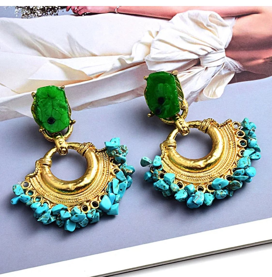 i1v's tweet image. #الفسفساء في الحلي والمجوهرات فنٌ رائع يضيف لمسة من الجمال والتميز،
وتُستخدم القطع الصغيرة الملونة لإنشاء تصاميم فريدة ومبتكرة.
 #مجوهرات #اكسسوارات #فنون