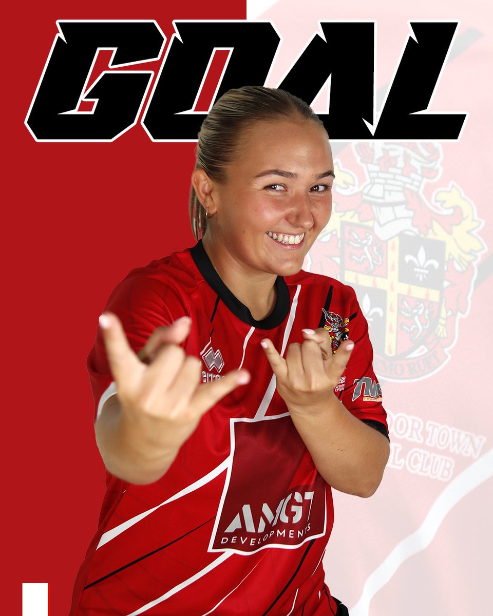 Full Time and it's an excellent 4-0 win on the road. 

Goals scored by:

⚽⚽ Sophie Hodgson 
⚽ Ellie Wise
⚽ Amy Richardson 

#moors