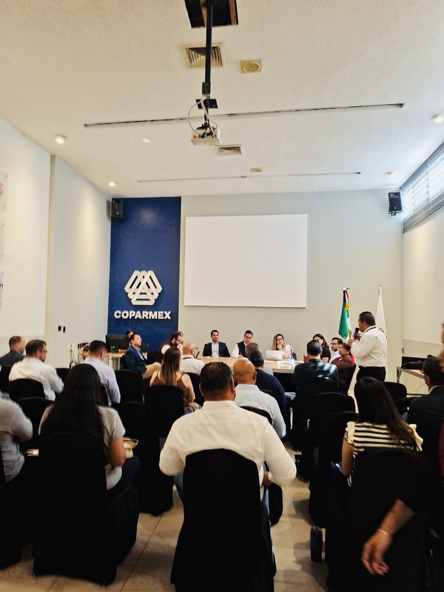 SRNYMA's tweet photo. La @SRNYMA participó en la Consulta Ciudadana 2025, aportando propuestas para un Durango ordenado y sostenible 🌿 dentro del Plan Municipal de Desarrollo 2025–2028.
#DurangoVerde #ConsultaCiudadana2025 #PlanMunicipal https://t.co/AxahiI3YFL