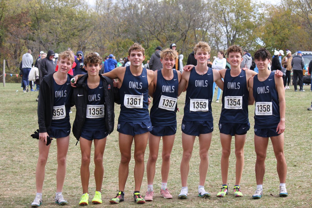 owlxc's tweet image. ✨ 2025 XC State Meet ✨

Week by week, we added new puzzle pieces to the masterpiece we were building, and it was so fun to watch it all come together! 💙

Boys – 3rd Place
Girls – 8th Place