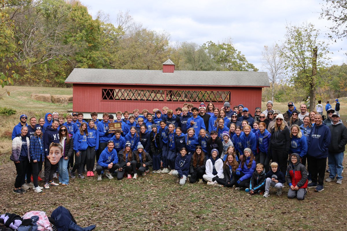 owlxc's tweet image. ✨ 2025 XC State Meet ✨

Week by week, we added new puzzle pieces to the masterpiece we were building, and it was so fun to watch it all come together! 💙

Boys – 3rd Place
Girls – 8th Place