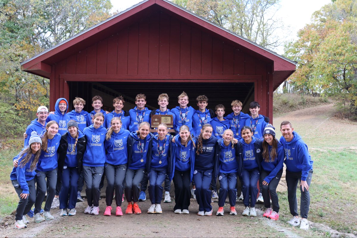 owlxc's tweet image. ✨ 2025 XC State Meet ✨

Week by week, we added new puzzle pieces to the masterpiece we were building, and it was so fun to watch it all come together! 💙

Boys – 3rd Place
Girls – 8th Place