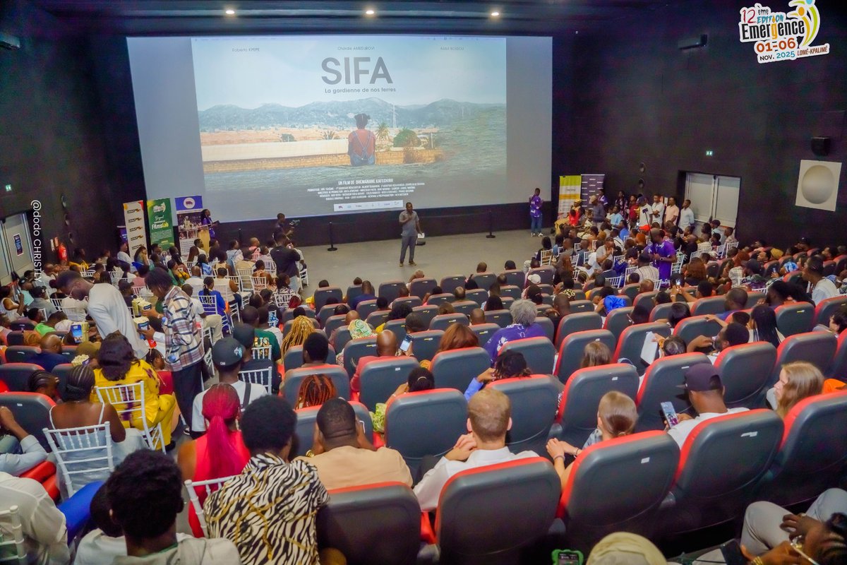 Ouverture de la 12ème édition du festival Émergence au Togo, du 1er au 06 novembre, avec la projection en avant-première du magnifique film togolais SIFA. Un long métrage à voir et à revoir !!! Onze pays du monde sont représentés.