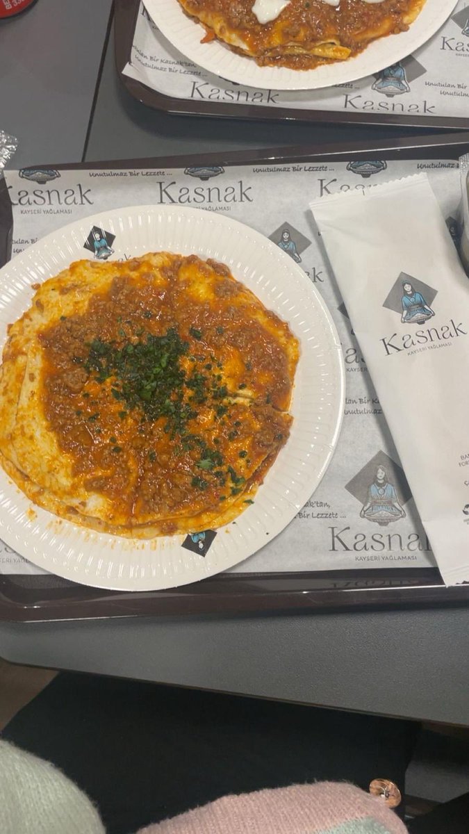 Kasnak Beylikdüzü mas maalesef vasat altı hamur ve kıyma kalitesi çok yetersiz