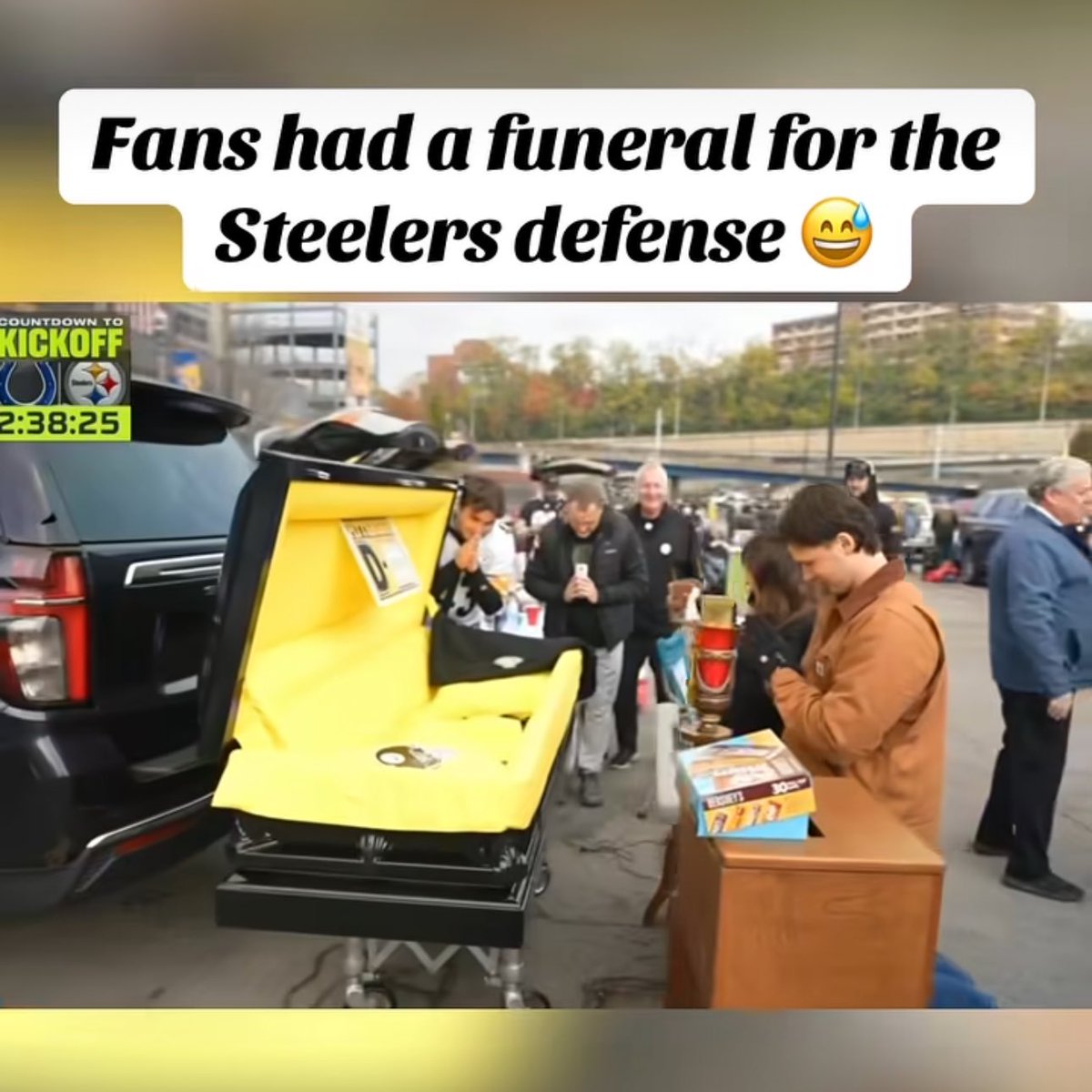 bepryor's tweet image. Featured on ESPN’s NFL Countdown: fans are having a funeral for the Steelers defense at a tailgate outside Acrisure Stadium this morning 

instagram.com/reel/DQj1a_mkZ…