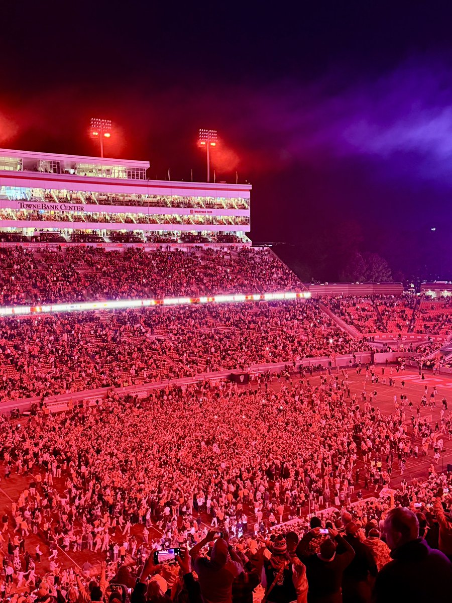 NCStateAlumni's tweet image. This and an extra hour of sleep💥🐾🎆 #NCStateRedWhite