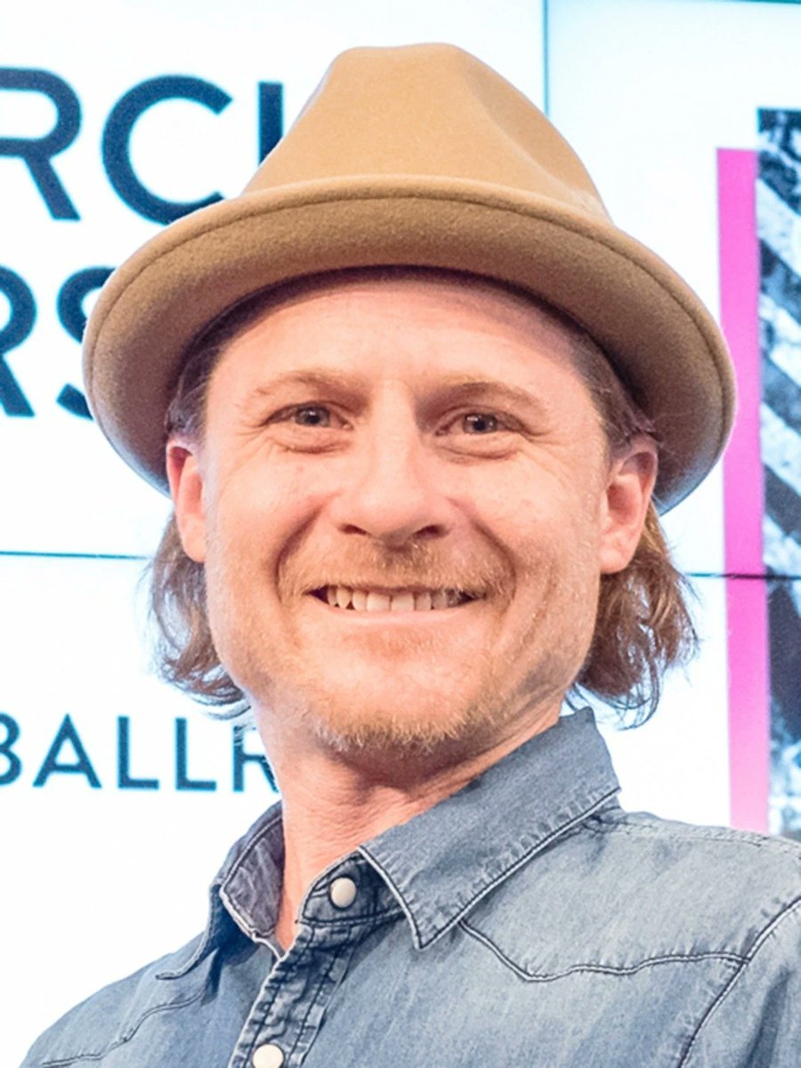 Disney_Wiki's tweet image. Happy Birthday, Danny Cooksey
He His many Disney credits include Mooch in #101Dalmatians: The Series, Urchin in #TheLittleMermaid series, Brad Buttowski in #KickButtowski, Thaddeus in #PhineasAndFerb, Jake in #KimPossible, the titular #DaveTheBarbarian and Milo in #PepperAnn.