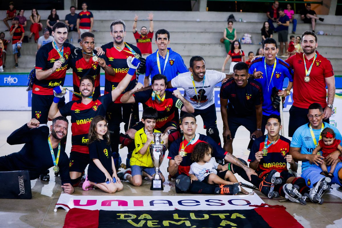 Nas páginas dos nossos 120 anos, 𝐕𝐎𝐂𝐄̂𝐒 estão lá! 

Parabéns, 𝐆𝐔𝐄𝐑𝐑𝐄𝐈𝐑𝐎𝐒 🫡⚫️🔴

📸 Sandy James / Sport Club do Recife