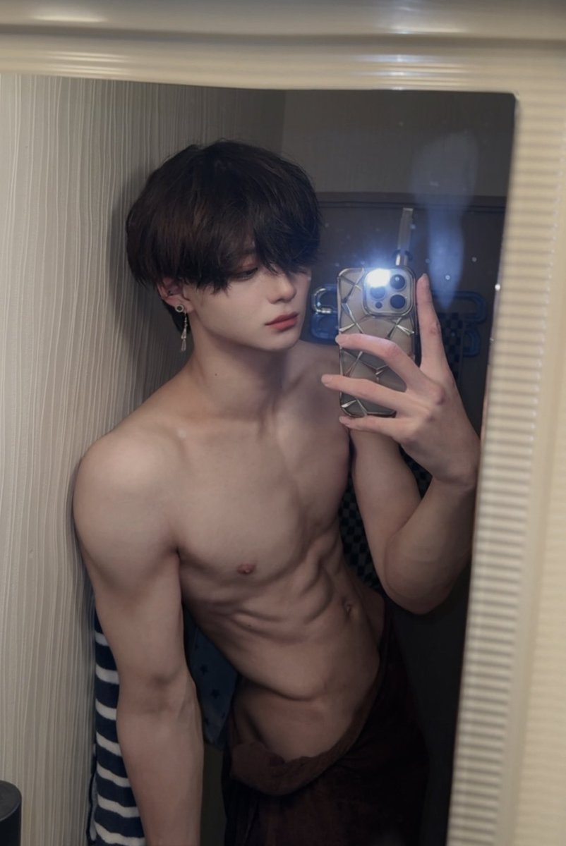 0l_vxr's tweet photo. 187cm🇯🇵 https://t.co/syGefXuxQd