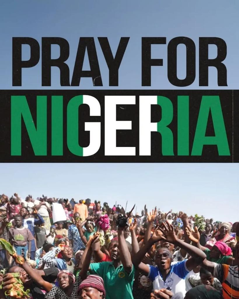 SammiSoh's tweet photo. Mengapa tak ada suara atau simpati dari Indonesia terhadap pembantaian umat Kristen di Nigeria oleh Boko Haram?

Karena pelaku dan sebagian besar warga Indo memiliki agama yg sama. Sesama golongan tak akan saling mengkritik — inilah wajah kelam fanatisme yang dibungkus ajaran. https://t.co/0RS0Gj8vAF
