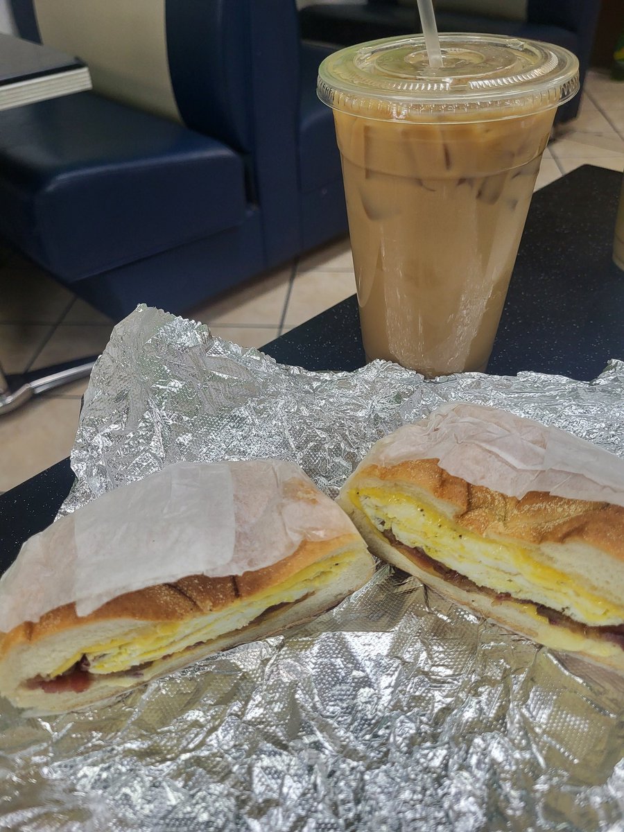 GayAssRetard15's tweet image. Ayy