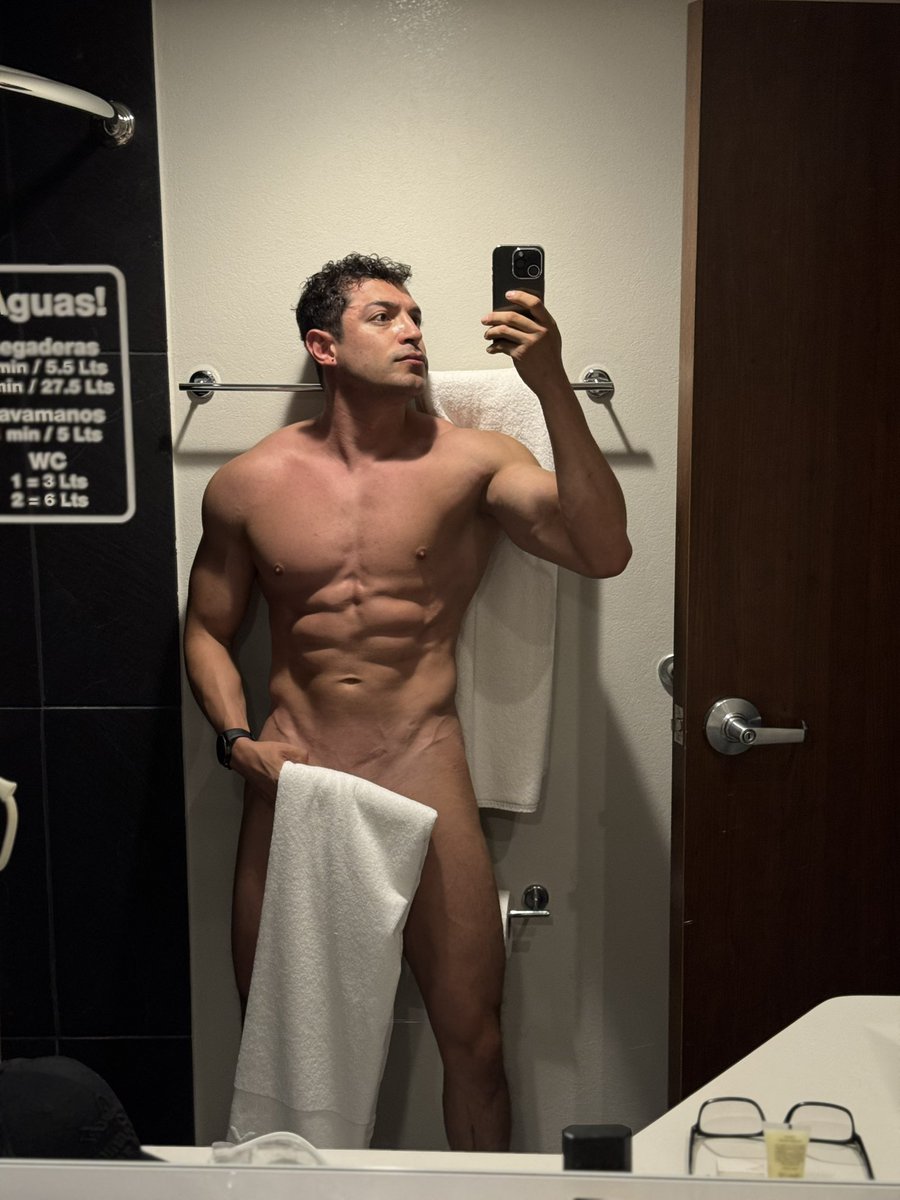 Hemos vuelto a Only Fans! 
Estaba encerrado en un proyecto de televisión. Pero ya andamos por acá 

onlyfans.com/jesusgamajr