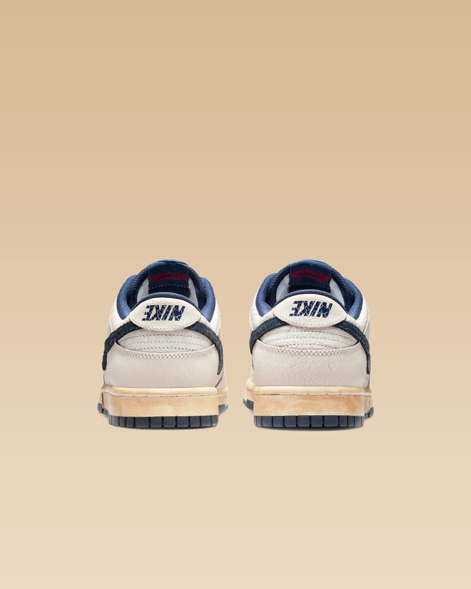 nike dunk upside down swoosh