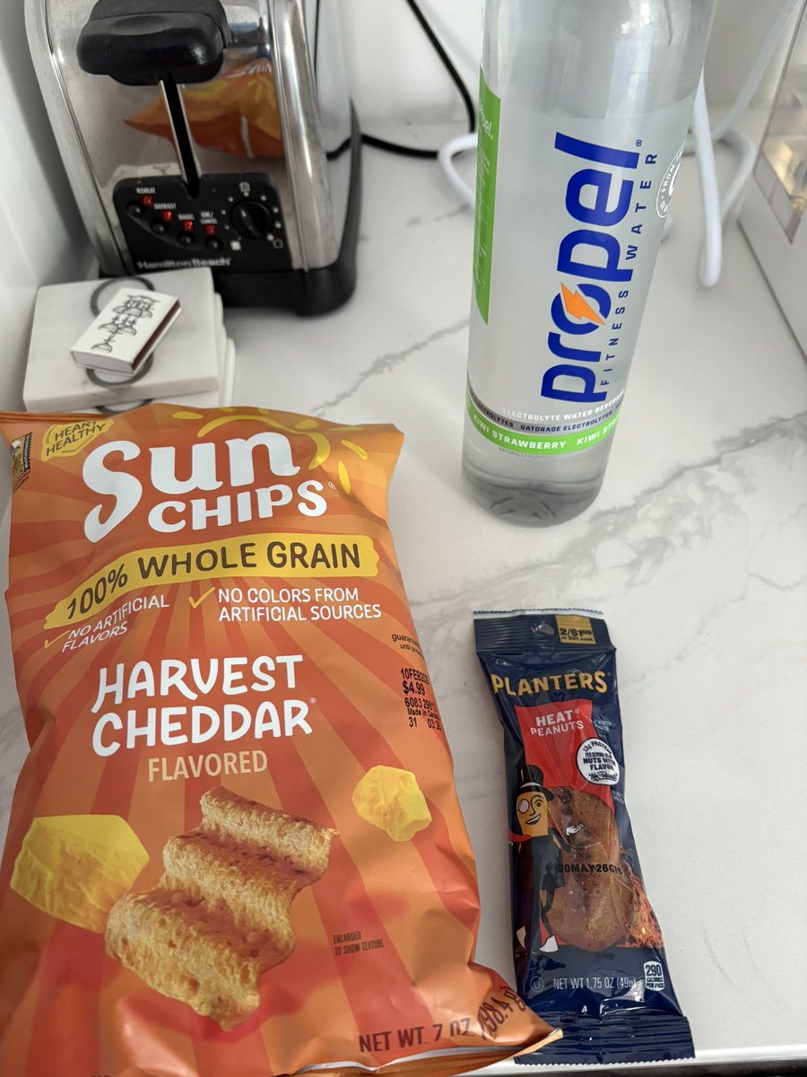 noseguy12's tweet image. Really good. Also some #SundaySnacks